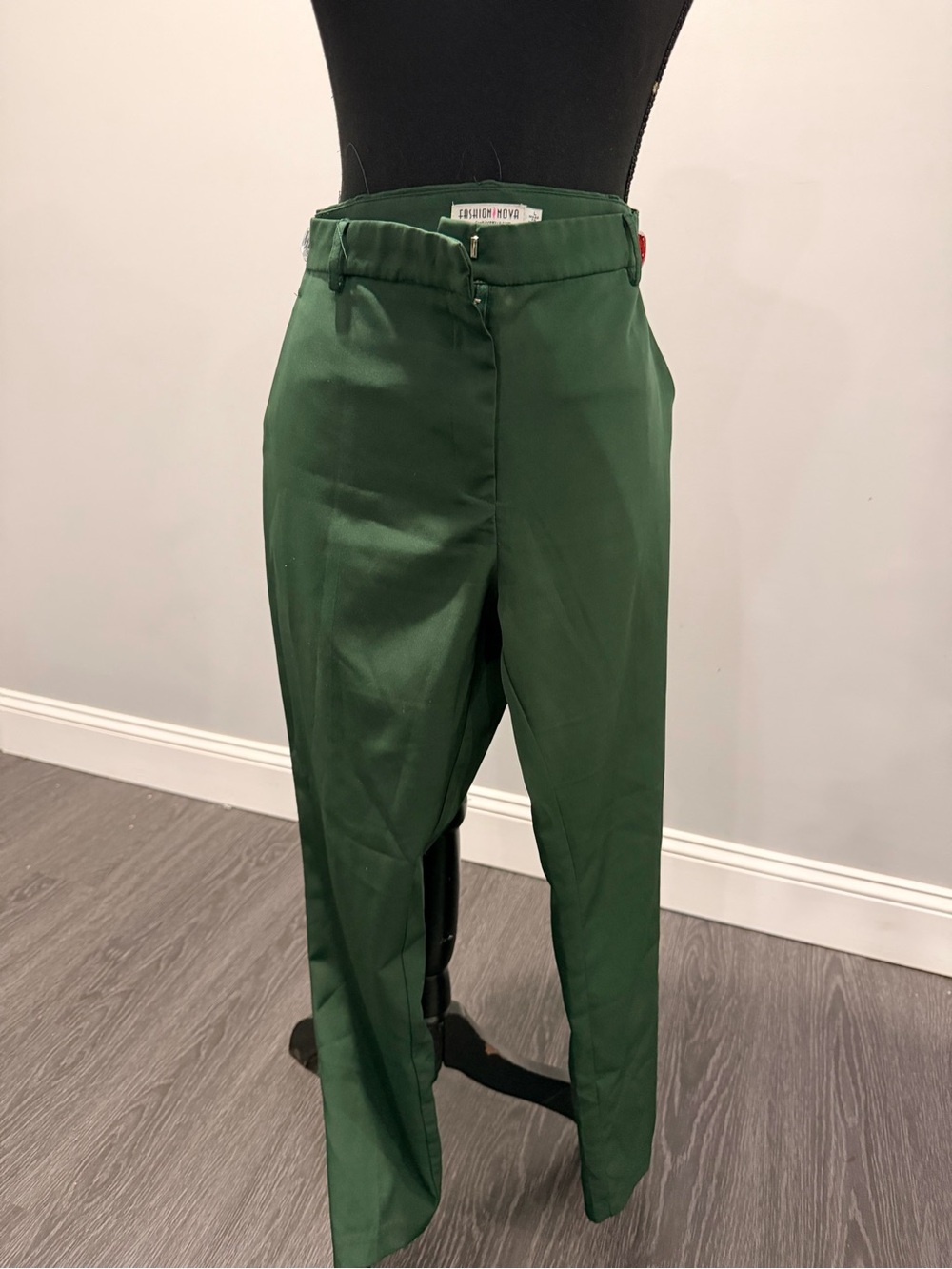Fashion Nova women’s Dark Green Chinos